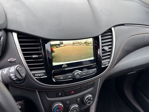 Used 2019 Chevrolet Trax LT w/ LT Convenience Package image 28