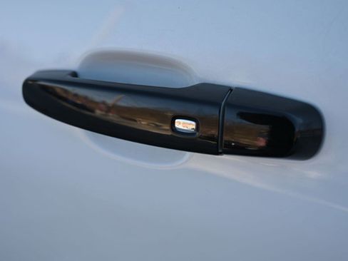 Used 2021 Chevrolet Camaro LT w/ RS Package image 15