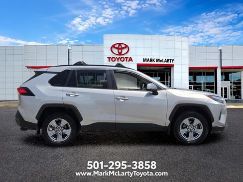 Used 2024 Toyota RAV4 XLE w/ Convenience Package FWD image 6