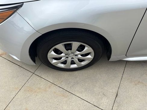 Used 2024 Toyota Corolla LE FWD image 11
