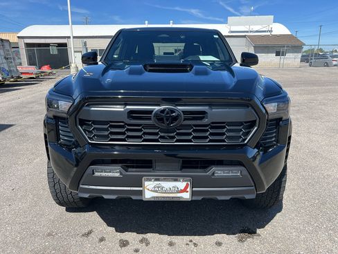 Used 2024 Toyota Tacoma TRD Sport AWD/4WD image 8