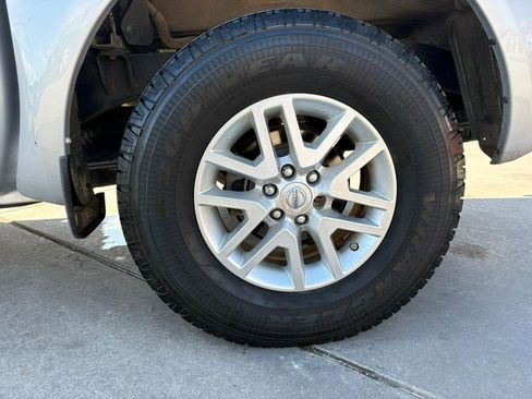 Used 2016 Nissan Frontier SV image 38