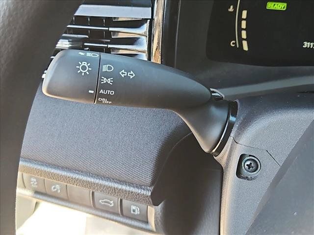 Used 2025 Toyota Camry LE FWD image 15