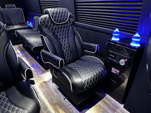 Used 2024 Mercedes-Benz Sprinter 3500 image 30