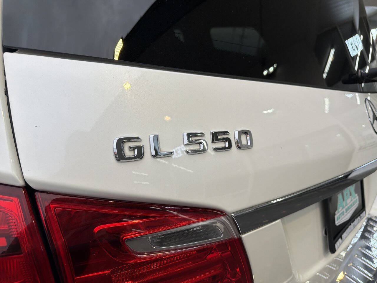 Used 2015 Mercedes-Benz GL 550 4MATIC w/ Driver Assistance Package image 5