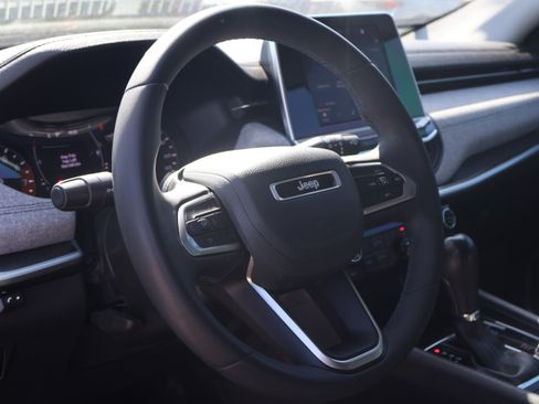 Used 2022 Jeep Compass Latitude AWD/4WD image 21