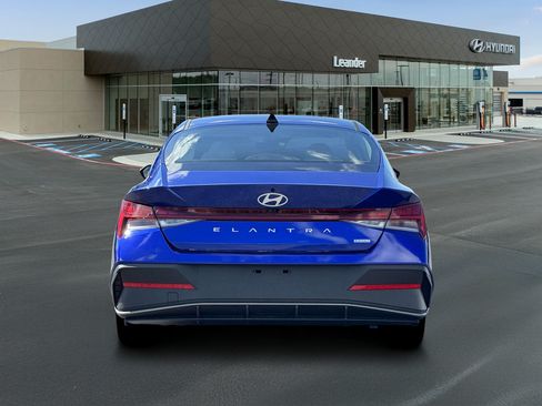 New 2026 Hyundai Elantra Hybrid FWD image 6