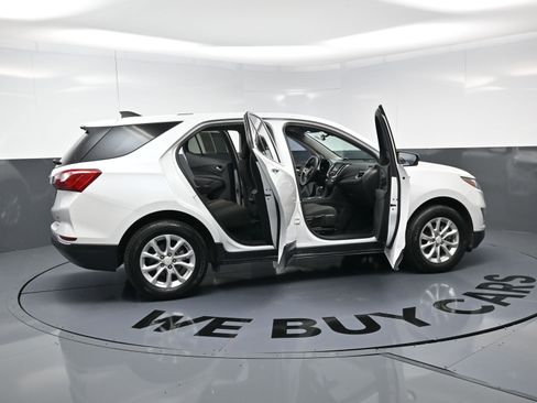 Used 2018 Chevrolet Equinox LT image 24