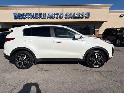 Used 2022 Kia Sportage LX AWD/4WD image 9