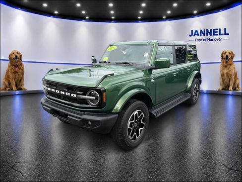 Used 2025 Ford Bronco Outer Banks AWD/4WD image 1