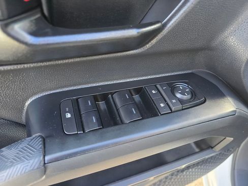 Used 2025 Toyota Tacoma SR5 image 17