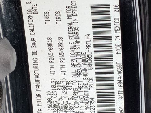 Used 2019 Toyota Tacoma Limited image 32