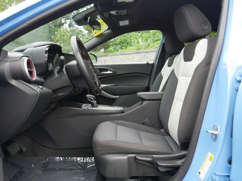 Certified 2024 Chevrolet Trax RS w/ Driver Confidence Package FWD image 12