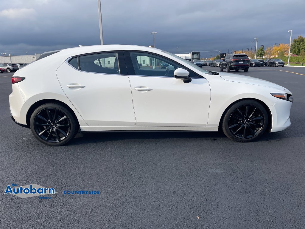 Used 2019 MAZDA MAZDA3 Hatchback w/ Premium Package FWD image 6