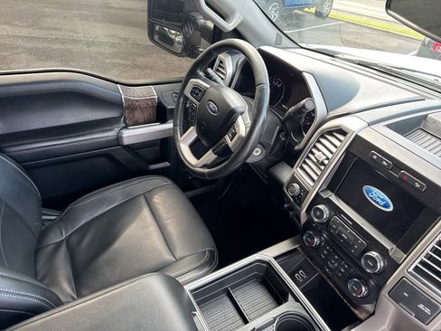 Used 2017 Ford F350 Lariat w/ Chrome Package image 31