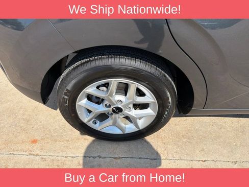 Used 2025 Kia Soul LX w/ LX Technology Package FWD image 27