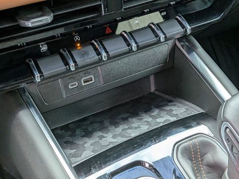 Used 2023 GMC Canyon AT4 w/ Technology Package image 26