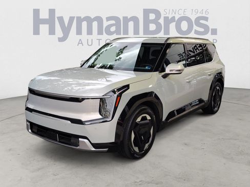 Used 2024 Kia EV9 Land AWD/4WD image 7
