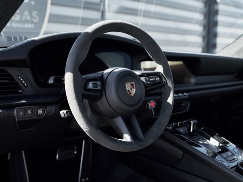 Used 2025 Porsche 911 Carrera 4 GTS w/ Premium Package image 31