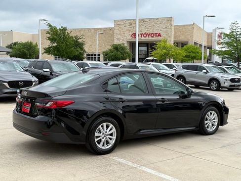 Used 2026 Toyota Camry LE FWD image 4