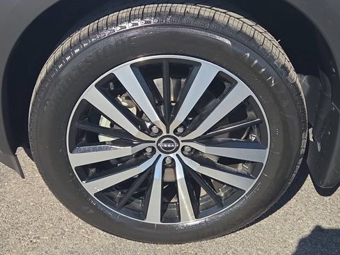 Certified 2023 Nissan Pathfinder Platinum AWD/4WD image 10