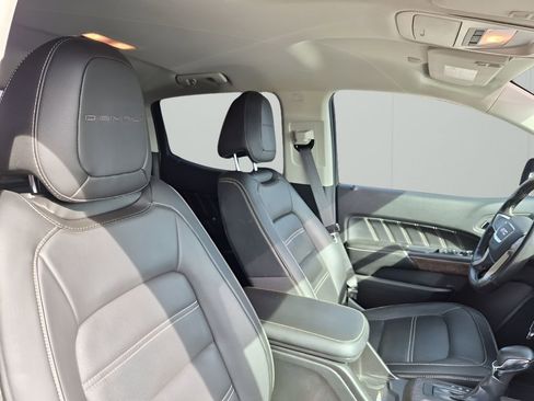 Used 2022 GMC Canyon Denali w/ Denali Black Edition Package image 15