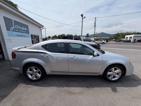 Used 2011 Dodge Avenger Lux FWD image 5