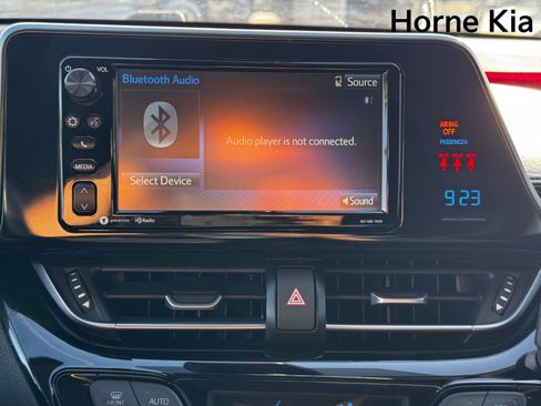 Used 2018 Toyota C-HR XLE image 20