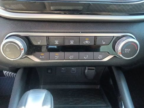 Used 2024 Nissan Altima 2.5 SR w/ SR Premium Package FWD image 24