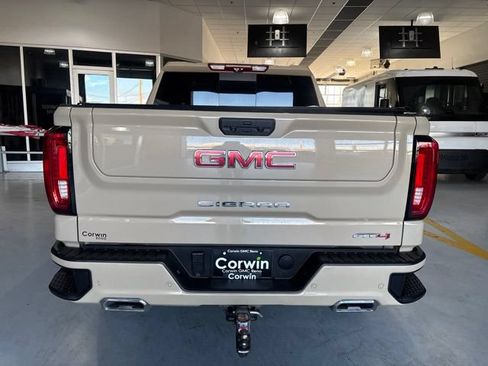 Used 2023 GMC Sierra 1500 AT4 w/ AT4 Premium Package AWD/4WD image 5