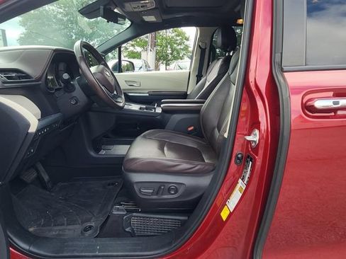 Certified 2021 Toyota Sienna Platinum AWD/4WD image 10