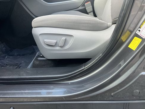 Used 2023 Toyota Highlander L image 22