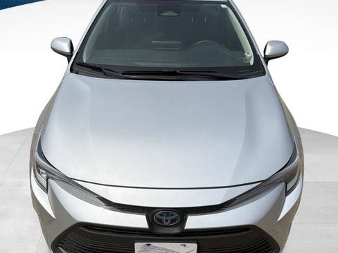 Used 2025 Toyota Corolla LE FWD image 1