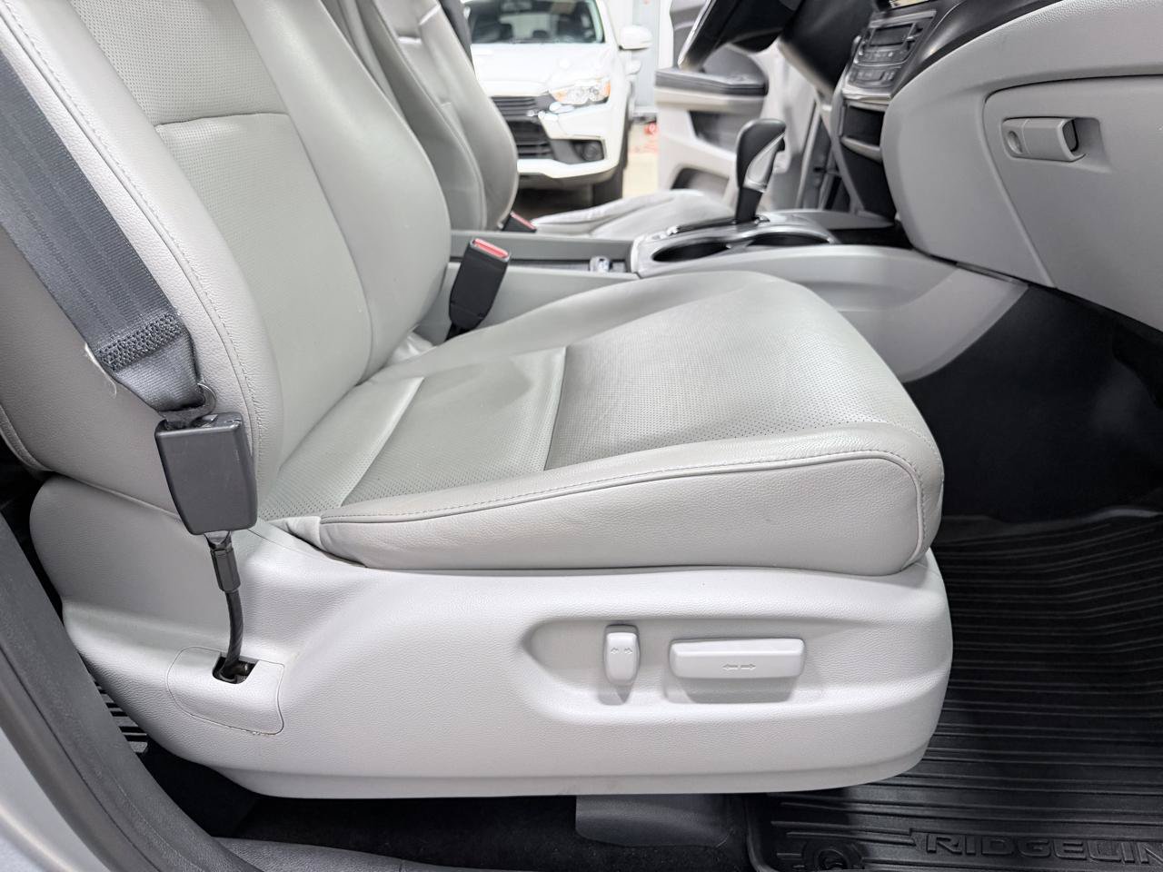 Used 2017 Honda Ridgeline RTL-T image 36