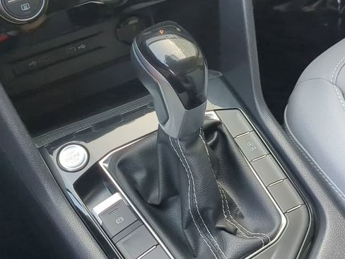 Used 2024 Volkswagen Taos SE image 31