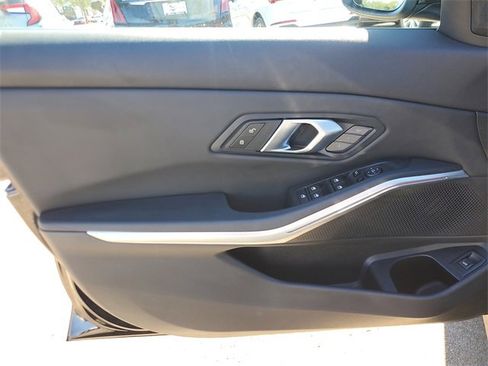Used 2025 BMW 330i Sedan image 16
