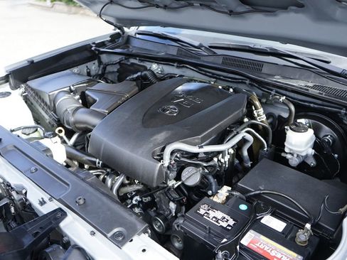 Used 2021 Toyota Tacoma TRD Sport RWD image 12