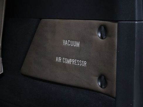 Used 2018 Mercedes-Benz Metris Passenger image 25