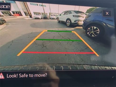 New 2025 Volkswagen Taos SE image 21