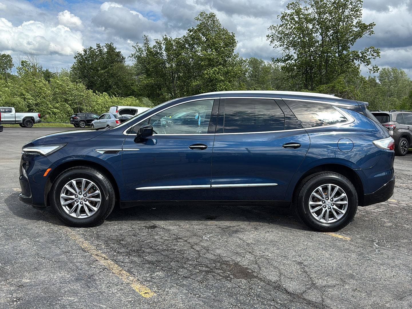 Used 2024 Buick Enclave Essence w/ LPO, Floor Liner Package AWD/4WD image 10