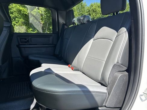 Used 2024 RAM 2500 Tradesman w/ Chrome Appearance Group image 38