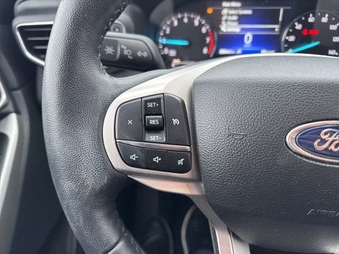 Used 2023 Ford Explorer XLT w/ Equipment Group 202A image 24
