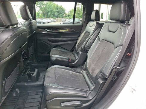 Used 2023 Jeep Grand Cherokee L Laredo AWD/4WD image 8