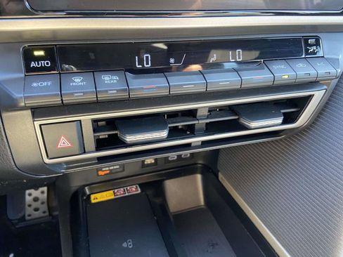 Used 2025 Toyota Camry SE FWD image 24