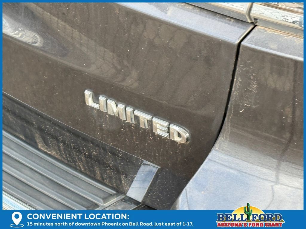 Used 2018 Jeep Grand Cherokee Limited AWD/4WD image 16