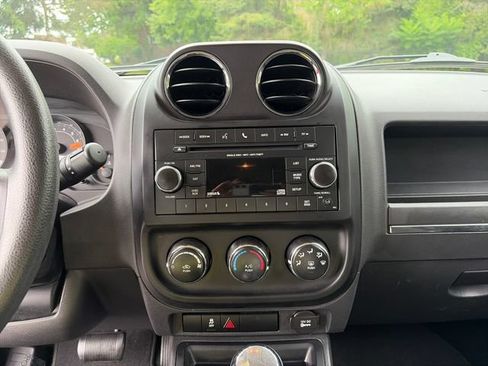 Used 2016 Jeep Patriot Sport FWD image 25