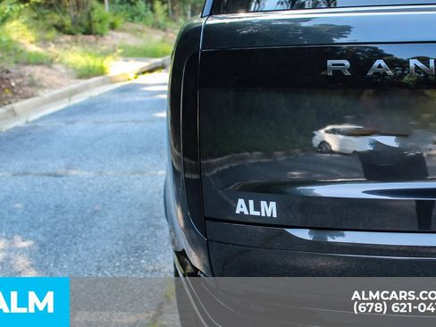 Used 2024 Land Rover Range Rover Long Wheelbase SE AWD/4WD image 12