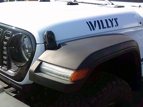 Used 2024 Jeep Wrangler Unlimited AWD/4WD image 13