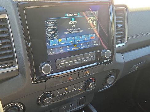 Used 2022 Nissan Frontier SV image 14