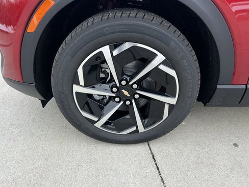 New 2026 Chevrolet Equinox EV LT image 33